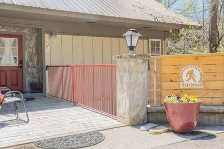 Lodge G Sasquatch Lodges Sleeps 13 Gatlinburg Exterior foto
